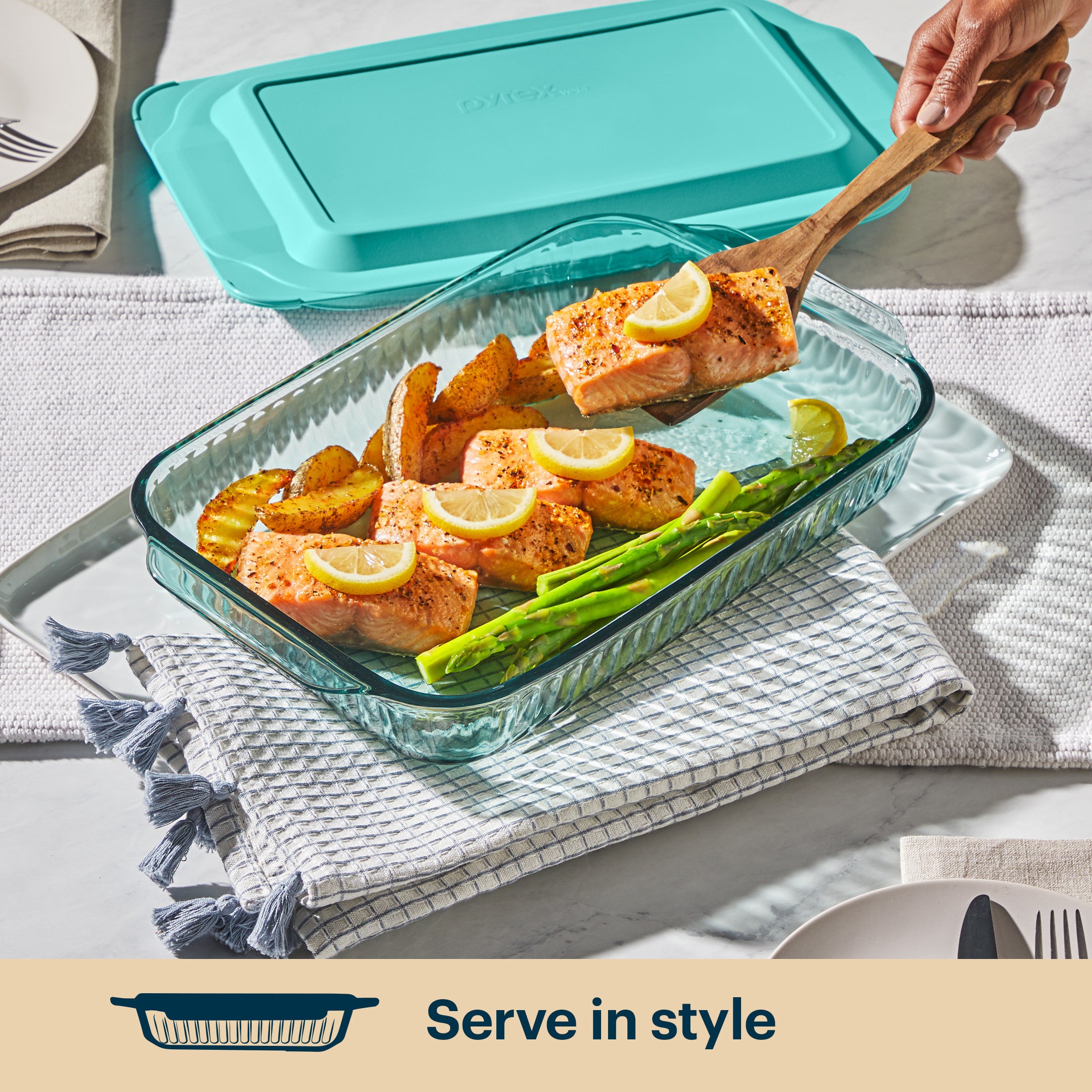 Pyrex Sculpted Tinted Glass 3QT Oblong Baking Dish with Lid. Aqua - Image 5