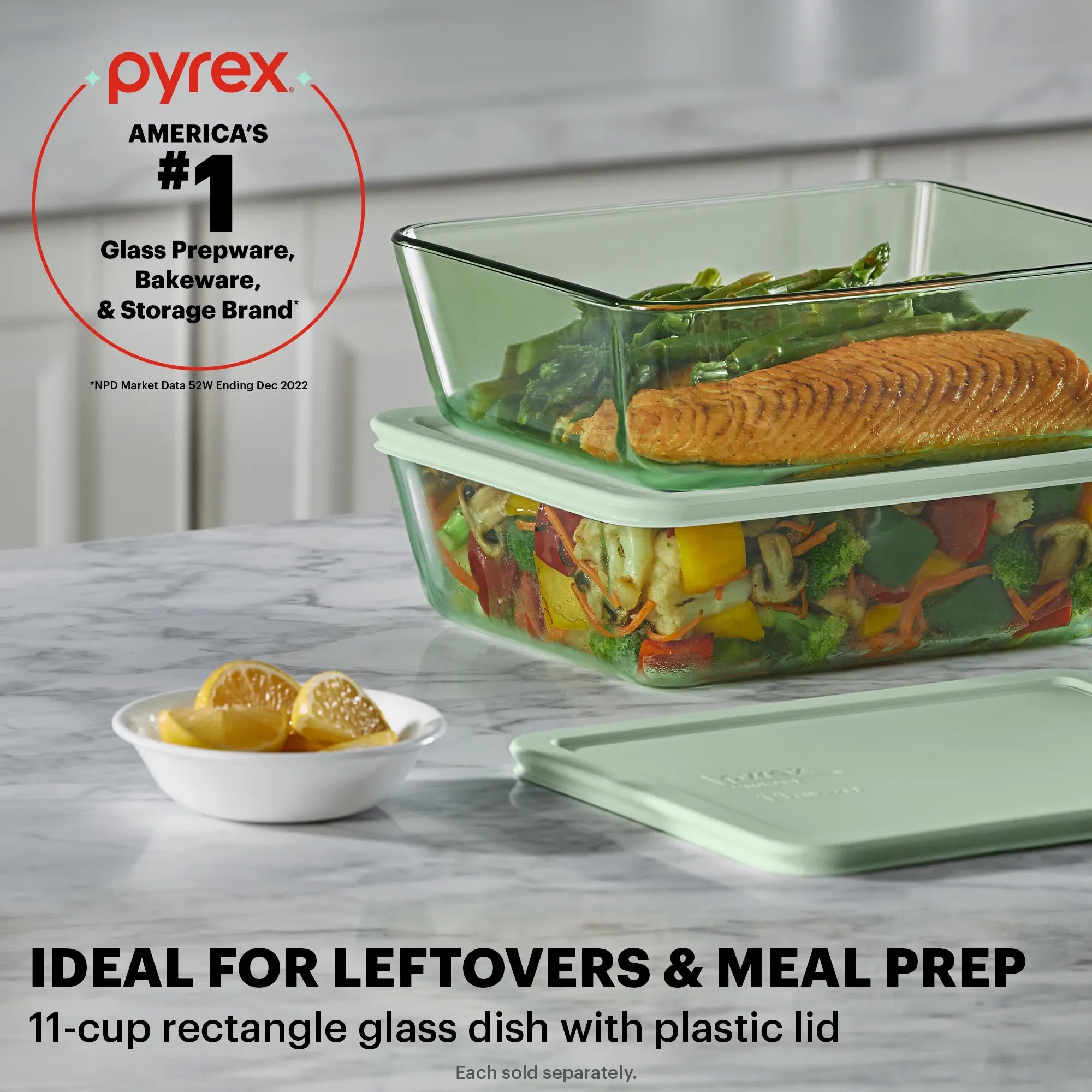 Pyrex Simply Store Tinted 11-cup Rectangle Storage with Green Plastic Lid - Image 2